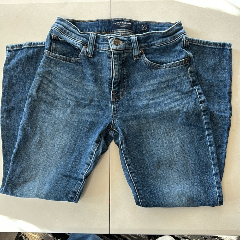 Lucky Brand capri jeans
Mid rise
Skinny Ankle
Size 6/28
Blue